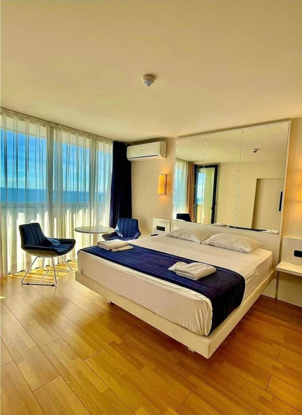 Natalia -Apartments In - Orbi City Batumi Kültér fotó